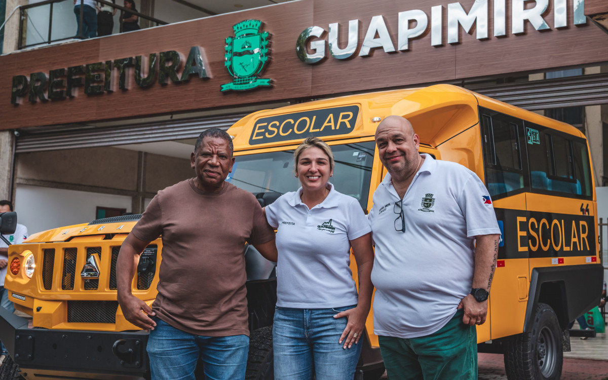 Prefeita Marina Rocha (centro) com seu vice-prefeito, Natalício da Farmária e o secretário de educação, Ricardo Almeida