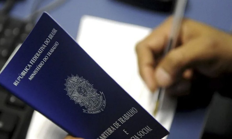 Abertura de vagas foi concentrada nos setores de comércio e serviços