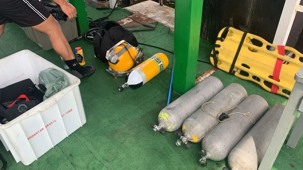 Equipamentos usados pelos mergulhadores, durante as buscas — Foto: Divulgação / Marinha do Brasil