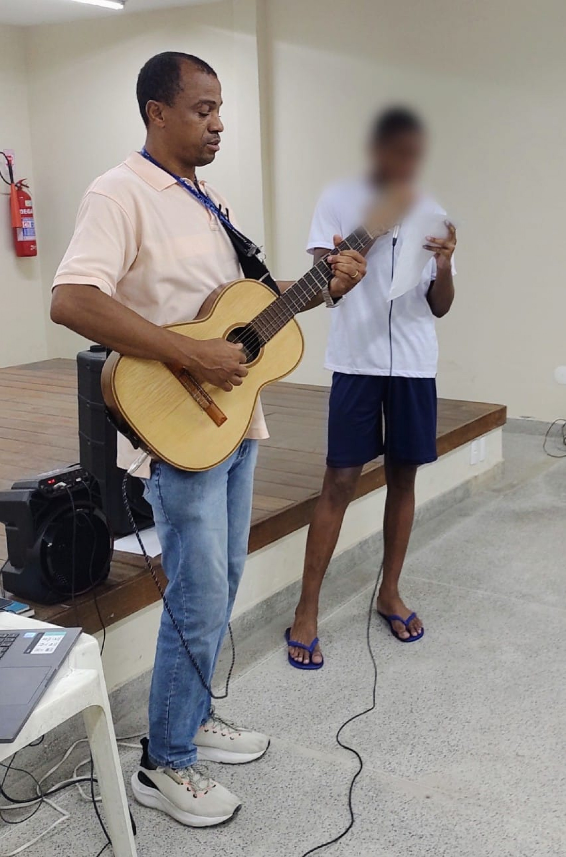 o encontro começou com apresentações musicais compostas pelos próprios adolescentes em medida socioeducativa - Divulgação / Degase-RJ